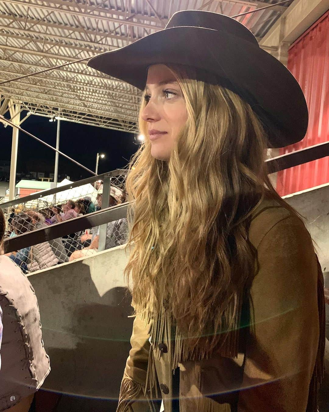 ケイト・ボックさんのインスタグラム写真 - (ケイト・ボックInstagram)「Taking in my first RODEO 🌾🌾🌾 Slightly terrified for the ten year old that was about to ride a bull 🎟🎟🎟」8月29日 23時10分 - katelove