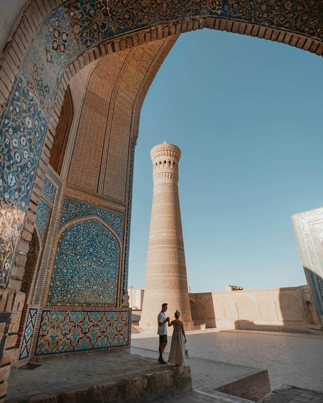 Putri Anindyaさんのインスタグラム写真 - (Putri AnindyaInstagram)「Portraits from Uzbekistan // @worldinfluencerscongress invited me and other 70 creative people from youtube and instagram to experience Uzbekistan in the best way possible. It was indeed, one of the best 6 days of my life. The event was like a melting pot where every creators shared their idea and experiences while enjoying the beauty of this country that they offered. We visited 4 cities of Uzbekistan together with 2 flights and 2 train ride. These people that I took picture of are some of the beautiful souls that i met during the trip! . . . #wicuzbekistan #visituzbekistan @worldinfluencerscongress」8月29日 23時16分 - puanindya