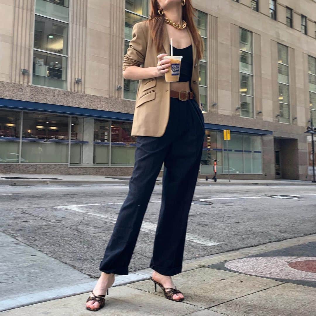 ジェーン・アルドリッジのインスタグラム：「Hot city summer ☀️🔥 the pants I found this week, they are @ralphlauren and so my style ❤️❤️❤️」