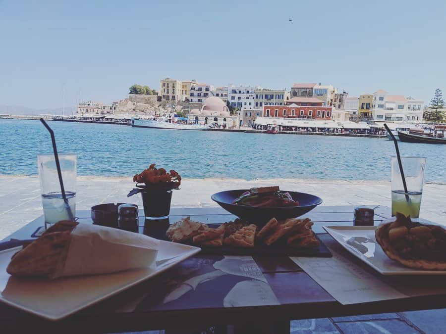 クリスチャン・トーマスさんのインスタグラム写真 - (クリスチャン・トーマスInstagram)「Athens...Santorini...Crete...Rhodes......Malta... 🇬🇷 🇲🇹 Thanks for having us @pandocruises and @ourlegenduk  #Oceana 🛳」8月30日 0時08分 - kristom1