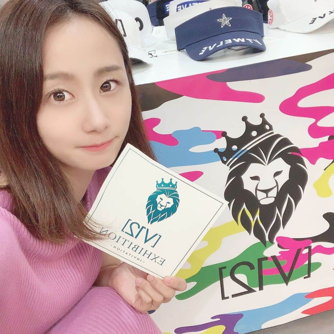 筒井萌子のインスタグラム：「* @v12golf_official の展示会へ⛳✨ もう来年の春夏🌻はや〜い◟́◞̀♡ 可愛いウエアが沢山でオーダー商品が 届くのがいまから楽しみです*•.❥◡̈*.。 ・ #筒井萌子 #女優 #actress #モデル #model #岡山  #shooting #instagood #instalike #converse #撮影 #followme #instalike #ゴルフ #ゴルフ女子 #ゴルフコーデ #골프 #좋아요반사 #좋아요그램 #좋아요환영 #데일리그램 #패션 #오오티디 #카페 #ゴルフドゥ#v12 #もえちゃんゴルフ」