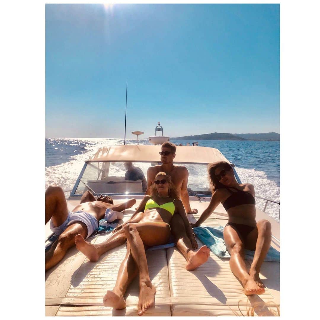 NINA PARKさんのインスタグラム写真 - (NINA PARKInstagram)「Vitamin Sea 🛥☀️🌊 @lenagercke @dustin_schoene @christophseaside @tobiwurm 📸 _____________________________________________ #Vacay #Boattrip #yacht #sailing #ocean #summer #potd #friends #love #fun #instatravel #greece #휴가 #여름 #휴가 #보트 #바다 #그리스 #休暇 #夏 #友人 #ボート #海 #ギリシャ」8月30日 0時26分 - ninaparkbeaute