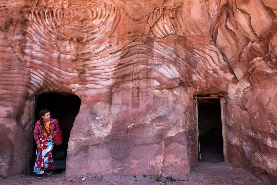 patagoniaさんのインスタグラム写真 - (patagoniaInstagram)「After years of living on rock, @brittany_griffith finds out what it’s like to live inside one in the Ancient City of Petra, Jordan.⁠ Photo: @bernardo_gimenez⁠」8月30日 0時30分 - patagonia