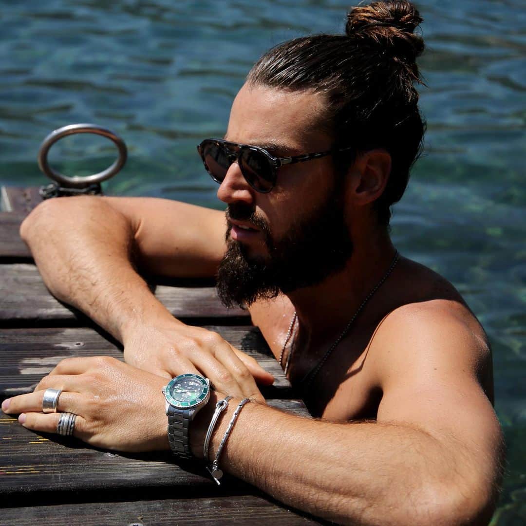 のインスタグラム：「Keep life simple ✔️ Thank you @monsieurkool 🤗 #icewatch #changeyoucan #icesteel #holiday #men #style #watch #steel #sunglasses #sea #travel #holiday #summer」