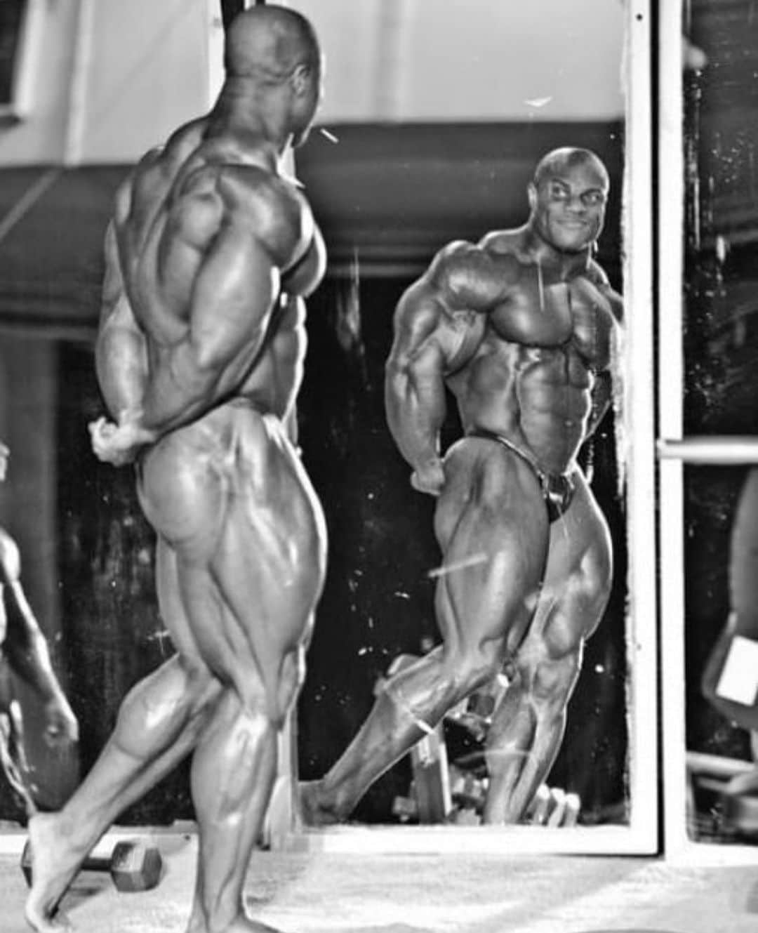Phil Heathのインスタグラム：「It’s cool to look through old photos as they definitely tell a story. An illustration of hard work, but also the emotional strain, the numerous sacrifices, days and nights of questioning oneself on every action taken, all to collectively present a portrait of one’s wild journey and achieving personal greatness. Bodybuilding has provided me an outlet like most people, moreover it has provided me daily lessons which I feel has yielded some amazing battle armor for LIFE’S CHALLENGES!!! I wish you all an awesome day and that you remember that you are alive and are always the main actor of Your Own Life!!!!! #PhilHeath #7xMrOlympia #tbt」
