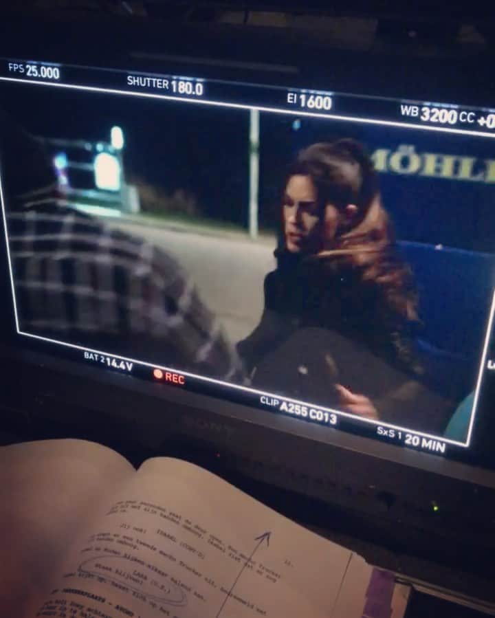 ヨランテ・ヴァン・カスベルヘンのインスタグラム：「Het is bijna zover!! Vanavond om 20.30 de eerste aflevering van #DNA op @sbs6nl! 📺 #Tonight #FirstEpisode #NewDetectiveSeries #Excited ☺️」