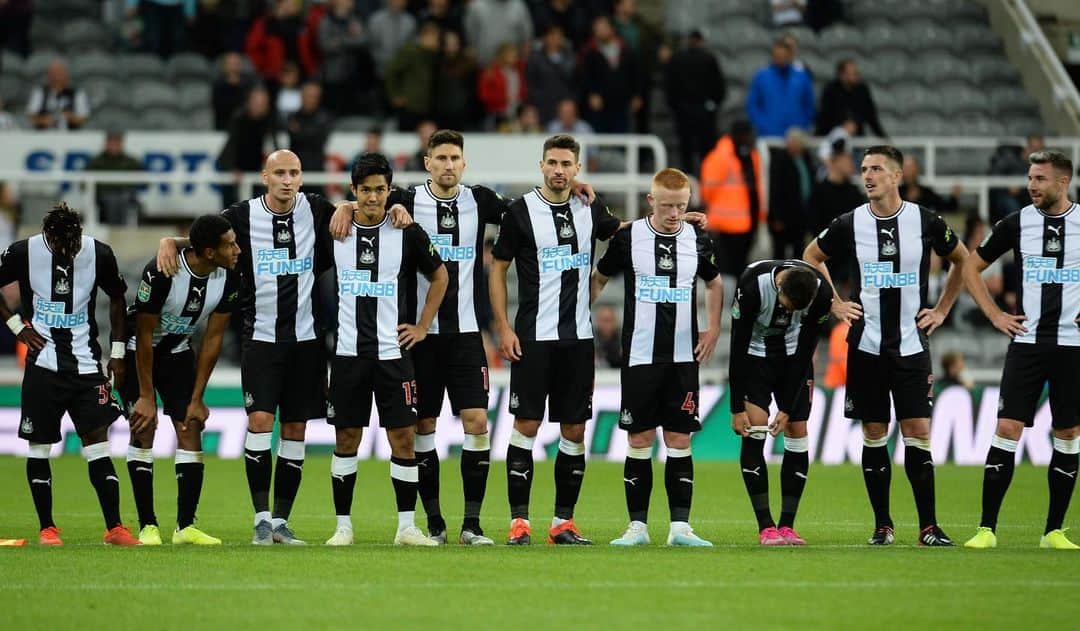 フェデリコ・フェルナンデスのインスタグラム：「We win all together, and we lose all together. #newcastle #carabaocup」