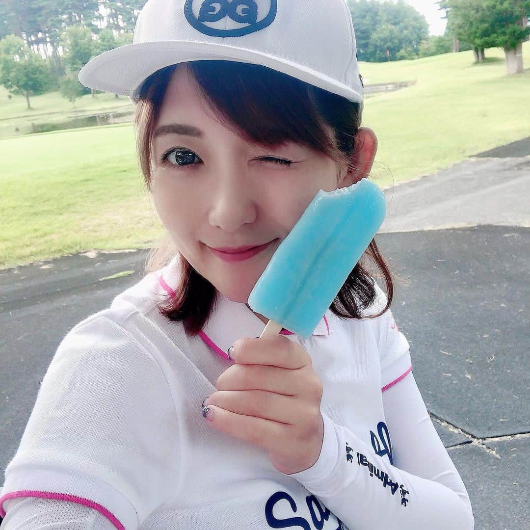 のインスタグラム：「すっかり夏の恒例！凸凹ランドメンバーと八ヶ岳ゴルフ！シャトレーゼのゴルフ場でアイス食べまくり、デザート食べまくりな幸せラウンド♡ #ladiesgolf #golfhotties #golfbabes #golflife #golfstagram #japanesegirl #model #lovegolf #girlswhogolf #cute #golfer #ゴルフ #ゴルフ大好き #golfholic #instagolf  #高尔夫球 #골프 #ゴルフコーデ  #ゴルフ #golf #instagolf #ゴルフ女子 #golfer #golfgirl #golflife #ladiesgolf #golfstagram #lovegolf」