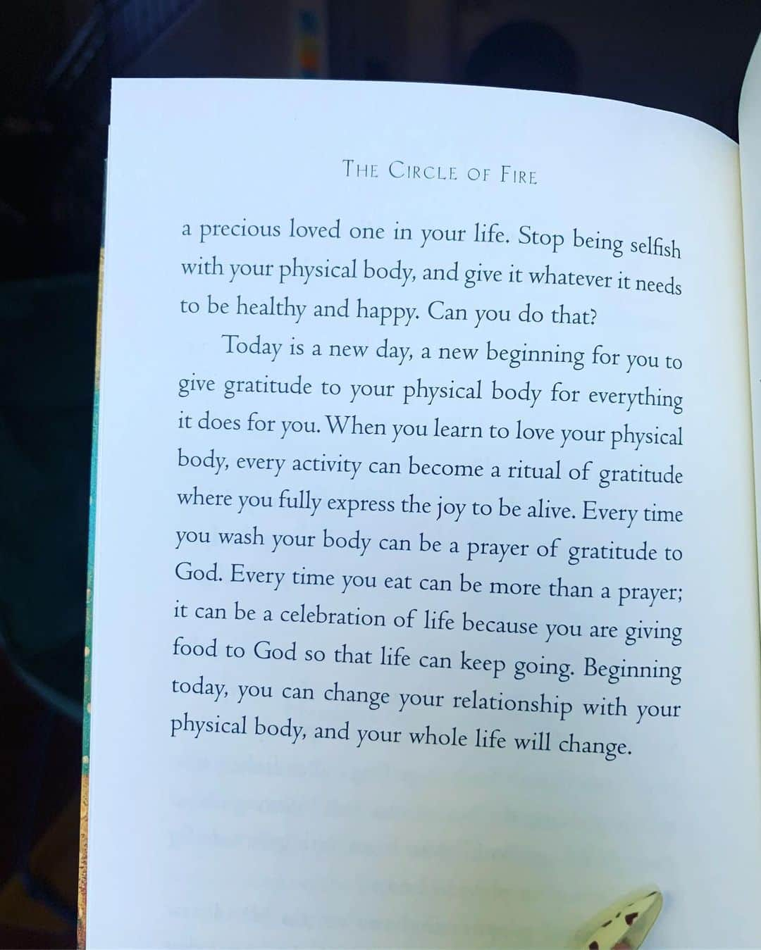 カルーシェ・トランさんのインスタグラム写真 - (カルーシェ・トランInstagram)「I recently read a DM from someone that said “You’re still reading self help books?? How many times can you be told to love yourself?” What a fucking dumbass. I will continue to read as many self help books as my mind, body and soul desires. By consistently pouring love into myself, I will consistently grow and blossom. If I have to read self help books for the rest of my life in order to be happy and cherish the things in life that money can’t buy.. well then that’s exactly what I’m going to do. Self love has no time limit.. no expiration date. This is a forever thing. So yes, I’m still reading self help books because I love myself ❤️ Book: ‘The Circle of Fire’ by Don Miguel Ruiz」8月30日 1時38分 - karrueche