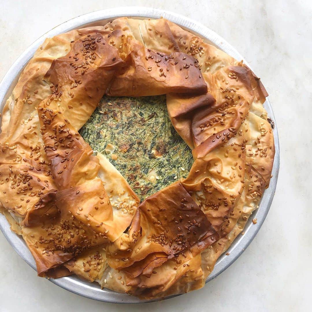 DOMINIQUE ANSEL BAKERYさんのインスタグラム写真 - (DOMINIQUE ANSEL BAKERYInstagram)「Spanakopita Pie, our take on the Greek classic, one of ten pies for #DAKPieNight. Made with garlic sautéed spinach, fresh ricotta, feta, a hint of nutmeg, it’s framed within a crunchy and crisp phyllo crust and served warm. *** Tickets launch TOMORROW, FRIDAY 8/30 at 12pm at pienight.dominiqueanselkitchen.com (via Resy) for Pie Nights on Tuesdays-Thursdays 9/10-12, 9/17-19, 9/24-26, and 10/1-3.  #DAKPieNight @dominiqueanselkitchen」8月30日 1時40分 - dominiqueansel