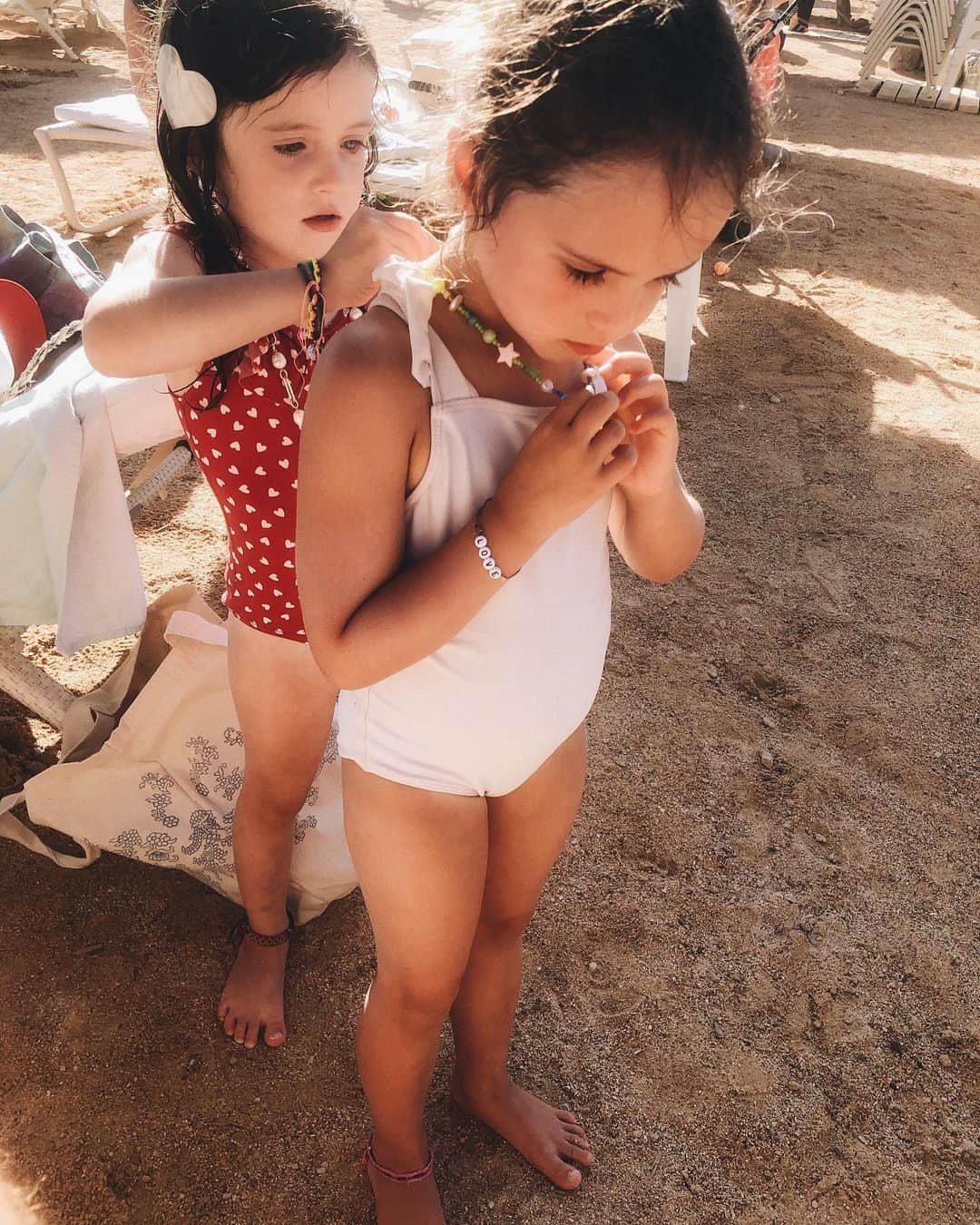 ダニジョーのインスタグラム：「I got you, girl 🌈 #dannijogirls」