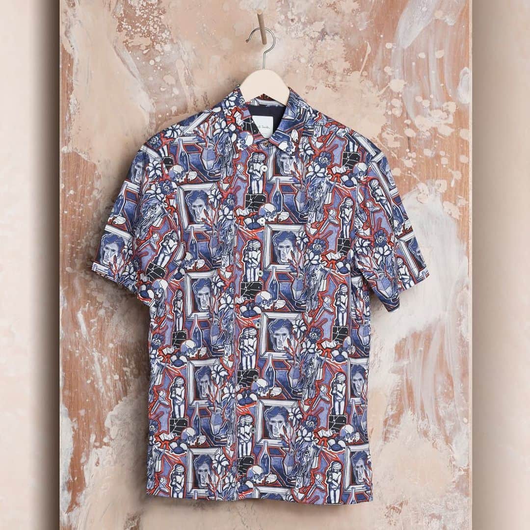のインスタグラム：「Shop bold new season shirts online including the expressive ‘Artist Studio prints series.  #PaulSmith #prints #colour #statement」
