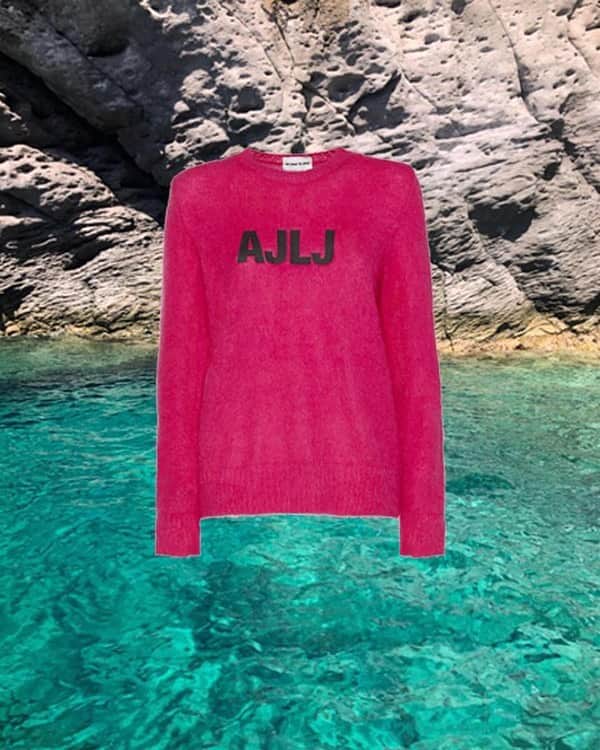 オージュールルジュールのインスタグラム：「ending summer with #aujourlejour FW19 in mind 🌴」