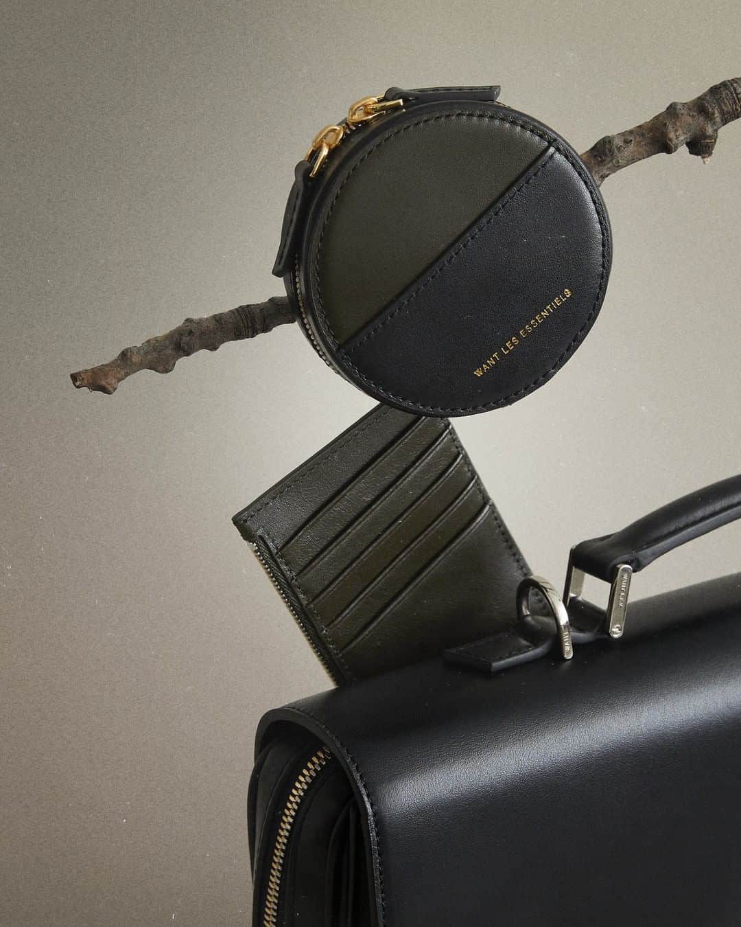ウォントのインスタグラム：「Expressive, playful and highly functional, the Luka Round is one of four modular elements you can add to your Luka Belt. Discover the Luka collection, link in bio. #wantlesessentiels #worldofWANT #aw19 #newarrivals #luka #MeetLuka」