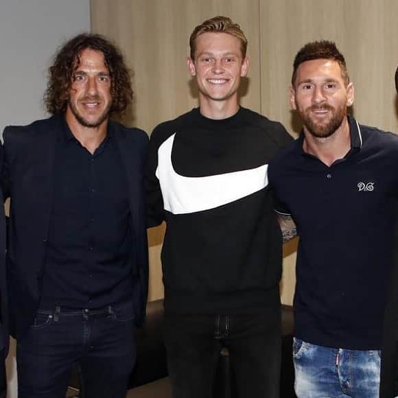 カルレス・プジョルのインスタグラム：「Enhorabuena @leomessi @frenkiedejong 👏👏🔝」