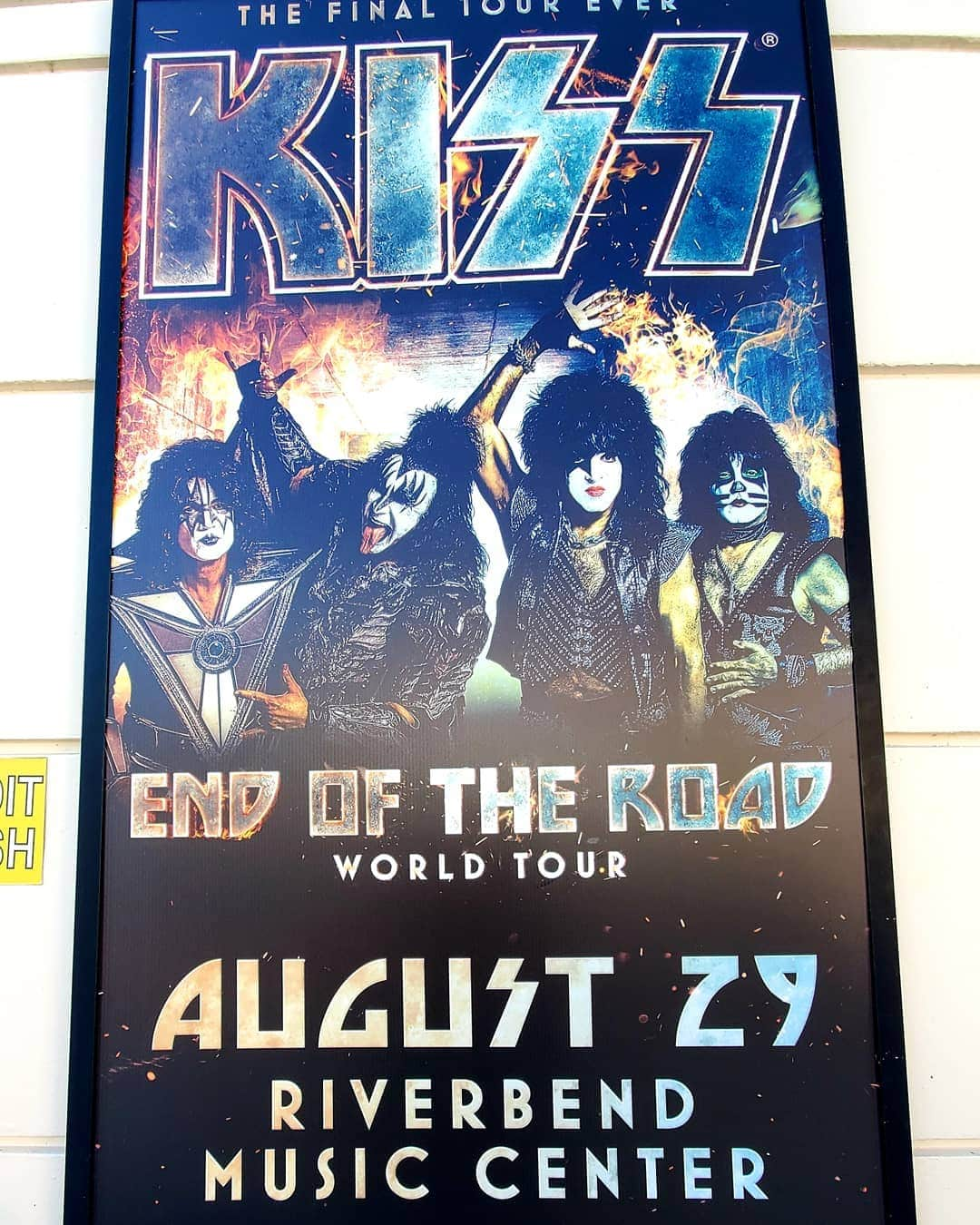 KISSさんのインスタグラム写真 - (KISSInstagram)「TONIGHT! #EndOfTheRoad World Tour at @riverbendpnc #Cincinnati!」8月30日 2時04分 - kissonline