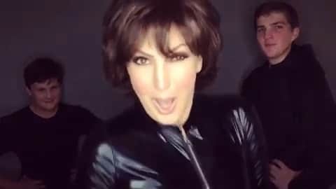ヘザー・マクドナルドのインスタグラム：「I was so inspired by @lisarinna and her model daughters I did my own version of this dance with my golfing sons. Check out her IG for the original version. They got it from their mama. Tag a friend or mom who will appreciate this.」