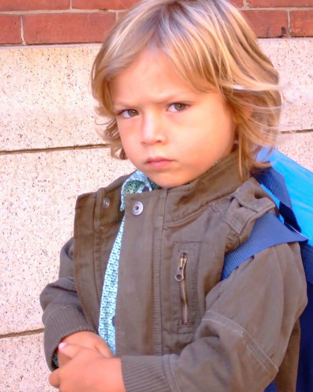 ケリー・リッパさんのインスタグラム写真 - (ケリー・リッパInstagram)「#tbt 2006 Back to school edition. Joaquin’s very first day of school ever. Can’t say he looked thrilled about it 😕」8月30日 3時01分 - kellyripa