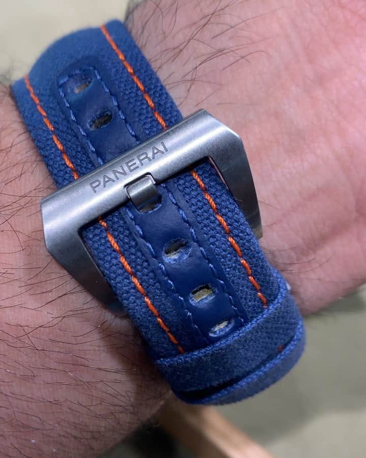 パネライのインスタグラム：「I think the die hard @astrosbaseball fan inside me just fell even more in love with this custom OEM strap combination on the #Panerai #PAM526 47mm Titanium Regatta Chrono. The Houston boutique ( @panerai_houston ) already knows how to win me over. I’m in trouble. 😂 💙🧡 #PaneraiCentral」