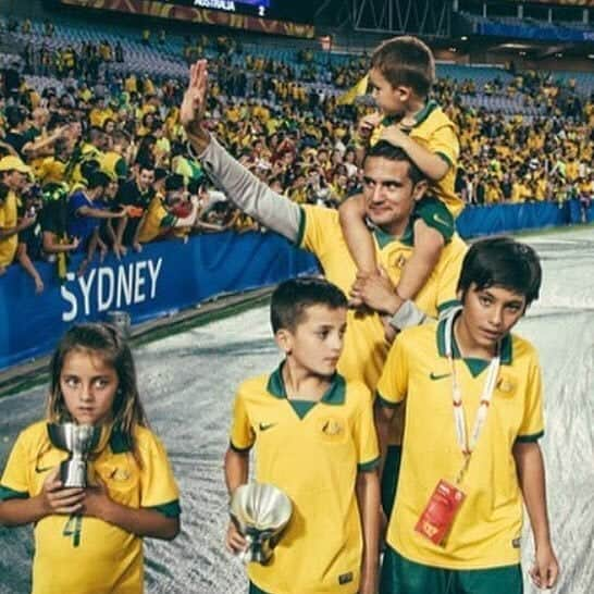 ティム・ケーヒルさんのインスタグラム写真 - (ティム・ケーヒルInstagram)「My kids mean everything to me and being able to spend more time with them is one of best things about retiring from football.  This Father’s Day, you can purchase a @unicefaustralia Play and Learn Pack for $75 to help children around the world share the same special moments with their dads. Link in my BIO 💙 https://bit.ly/2KRsedF」8月30日 3時39分 - tim_cahill