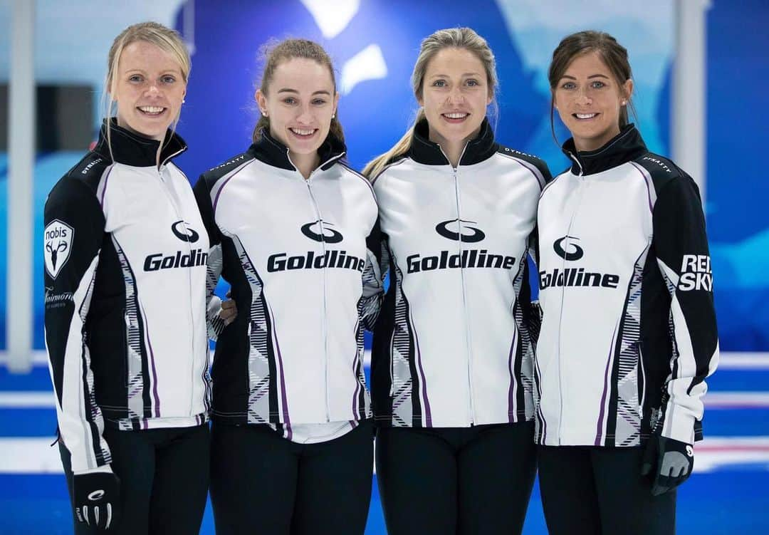 イブ・ミュアヘッドさんのインスタグラム写真 - (イブ・ミュアヘッドInstagram)「New season & a new start for @team_muirhead 😊 2019/20 season kicks off tomorrow in Canada... 🇨🇦🥌 #curling @goldlinecurling @nobis @fairmontstandrews @redskymanagement」8月30日 3時34分 - evemuirhead