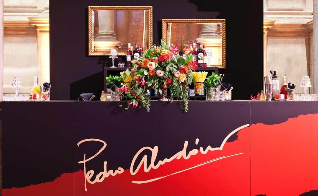 プラダさんのインスタグラム写真 - (プラダInstagram)「On the occasion of #PedroAlmodóvar’s Golden Lion award at the 76th Venice Film Festival, @warnerbrositalia and #Prada will host a dinner and a party at the Scuola Grande of Santa Maria della Misericordia (pictured here) tonight. #VeniceFilmFestival #Venezia76 #BiennaleCinema2019」8月30日 3時53分 - prada