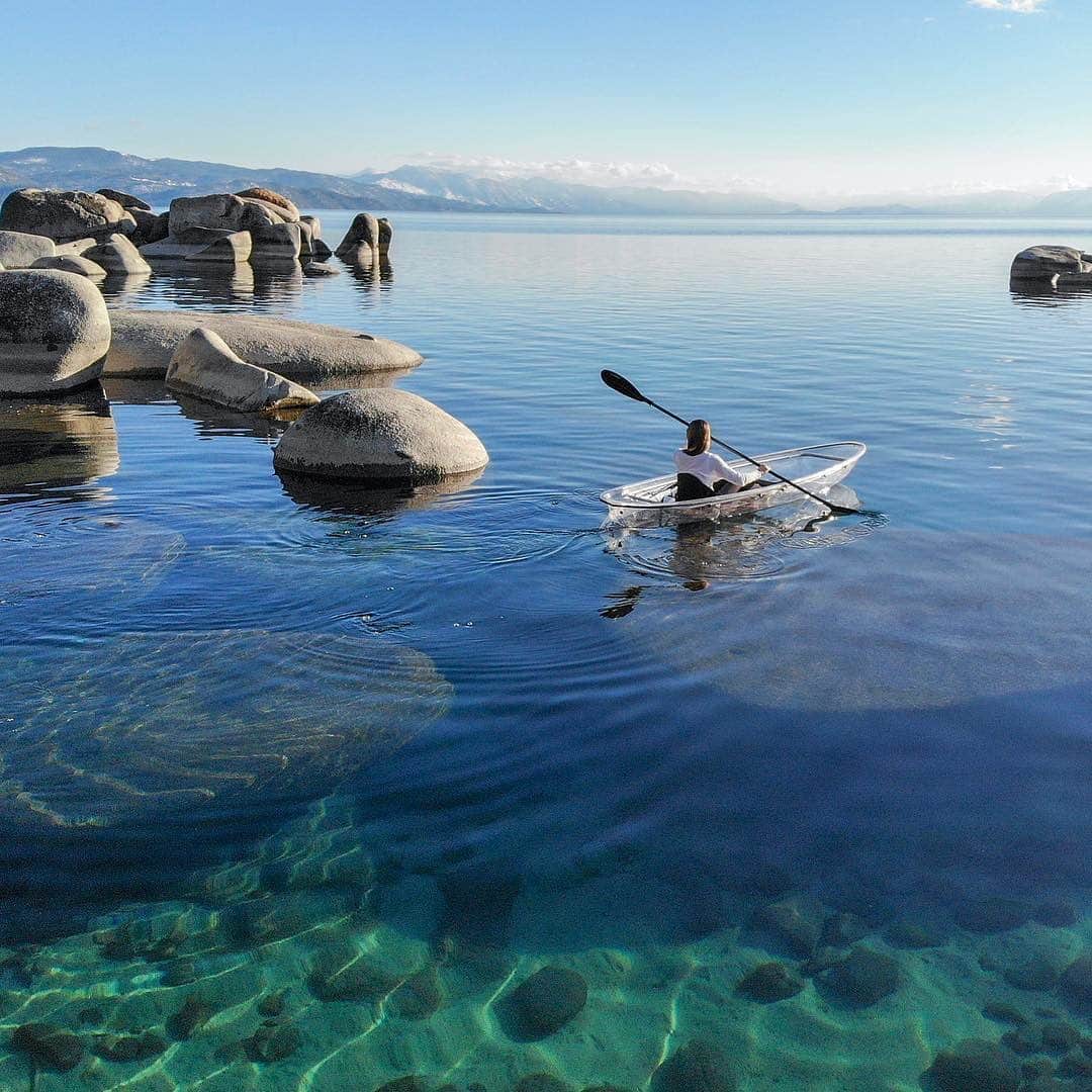BoxedWaterさんのインスタグラム写真 - (BoxedWaterInstagram)「We ❤️ this shot from friends at @ClearlyTahoe! Book a tour with them & enjoy breathtaking views while you sip a #BoxedWater!  #BetterPlanet #LakeTahoe #Vacation #Sustainability #Getaway #California #Restore #Nevada #healthylifestyle #Love #Kayaking #BoxedWaterisBetter #Tours #LakeLife #Nature」8月30日 3時58分 - boxedwater