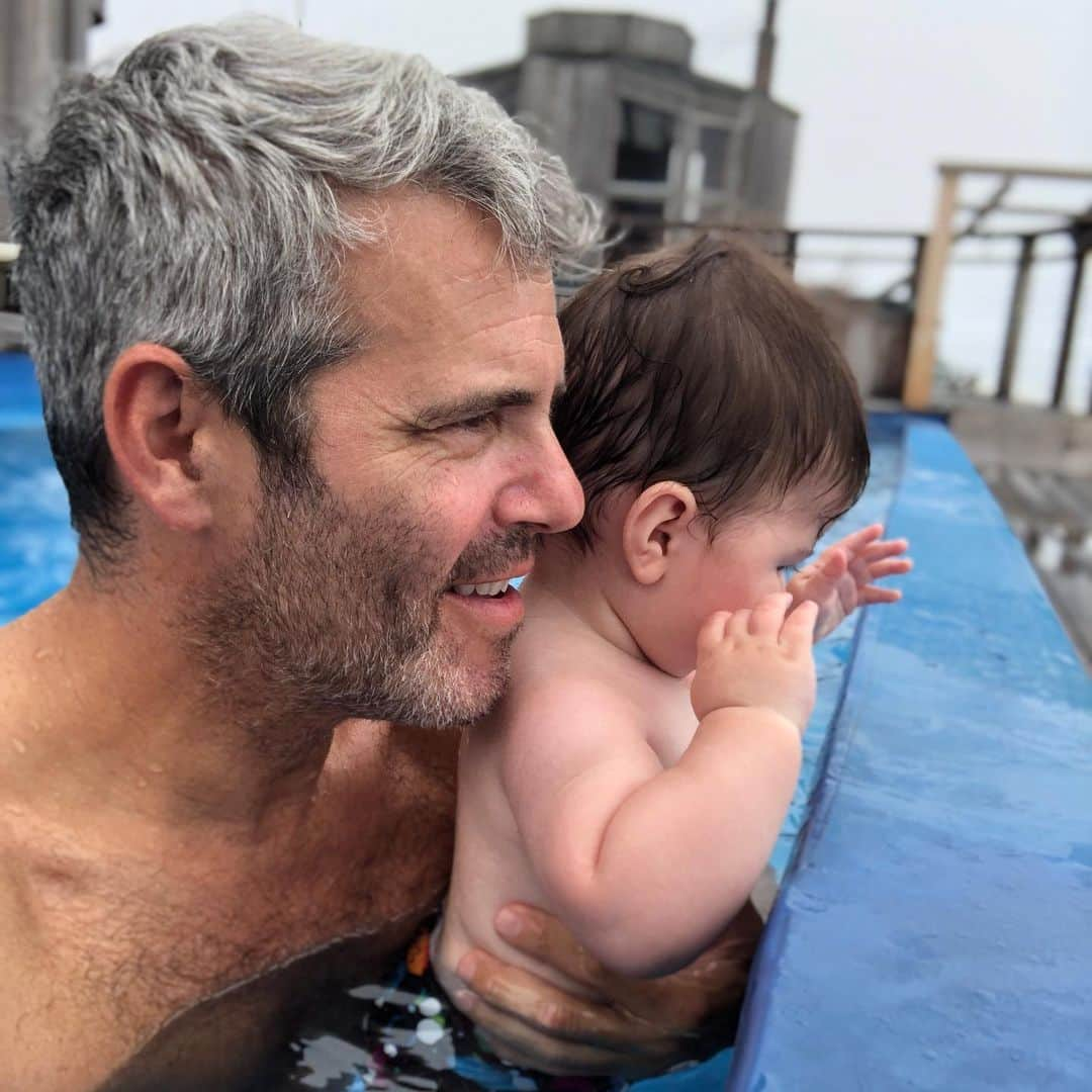 アンディー・コーエンさんのインスタグラム写真 - (アンディー・コーエンInstagram)「King of the Beach 🏖 👶♥️」8月30日 4時41分 - bravoandy