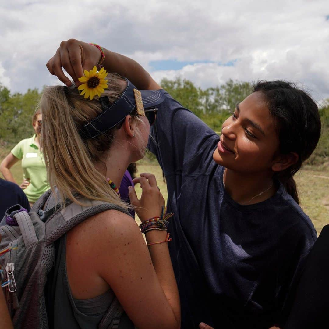 ニューヨーク・タイムズさんのインスタグラム写真 - (ニューヨーク・タイムズInstagram)「Growing up in the summer of 2019 on the Texas-Mexico border is to grow up with a stigma. The teenagers hear and feel the stereotypes. They must be poor; their parents must not be in America legally. But at a summer camp, the immigration debate feels far away. For the past 4 summers, the Presbyterian Mo-Ranch Assembly has brought a version of its summer camp to South Texas where it mixes traditional activities — swimming, nature hikes, chore charts and sloppy Joes — with Christian music and religious worship time. Although the original intent was to provide a Christian summer camp experience for the children of undocumented migrants, the Mo-Ranch staff does not pry into the immigration status of the campers and their parents. “We do want to give them this opportunity to be in a bubble, to be in this awesome bubble where for this one week they don’t have to worry about anything else going on in their families or in the area,” said Richard Bombach, Mo-Ranch’s director of camps. Visit the link in our bio to read more. @veronica_g_cardenas took these photos.」8月30日 4時49分 - nytimes