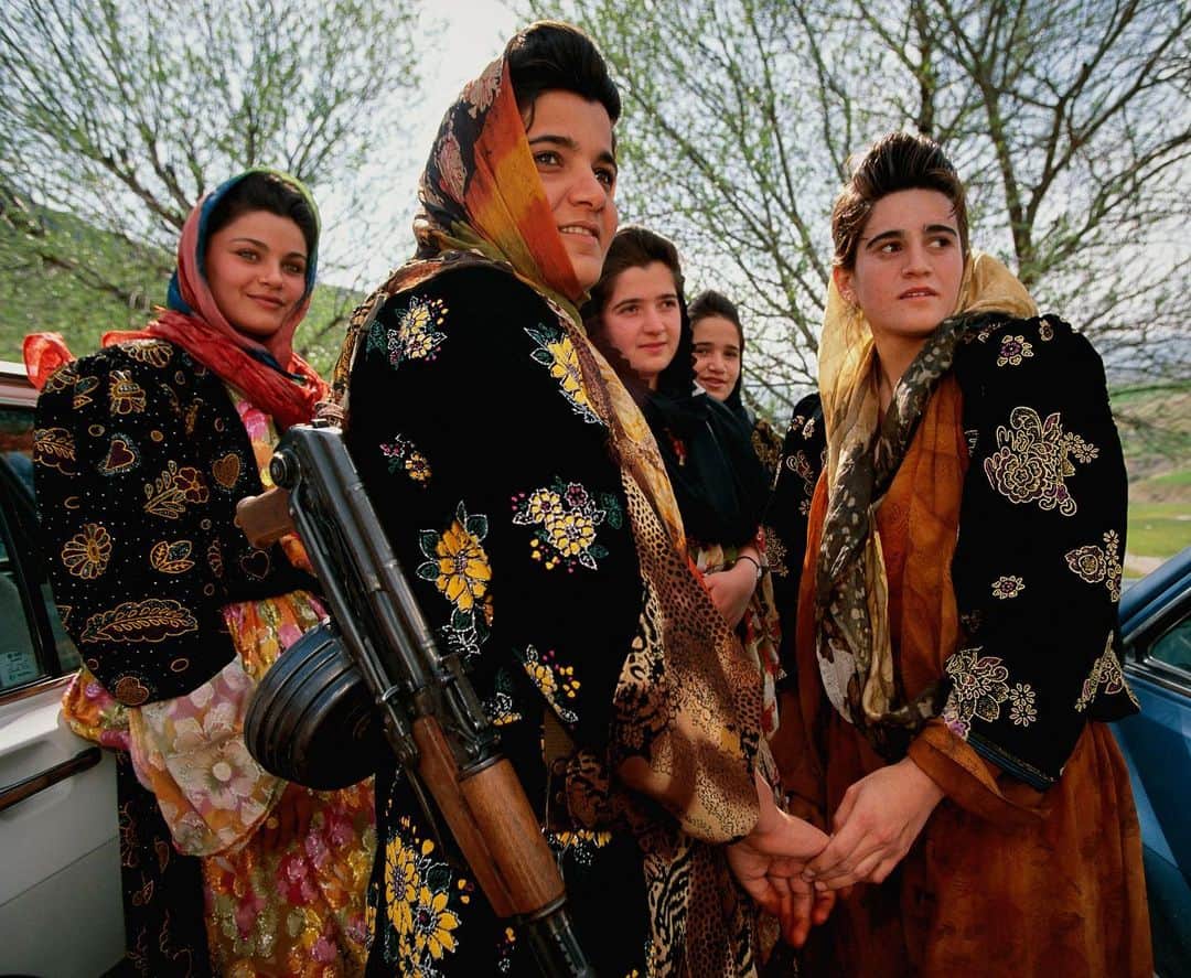 Michael Yamashitaさんのインスタグラム写真 - (Michael YamashitaInstagram)「War is never far from the mind of any Kurd, male or female. Dressed in wedding finery, these guests are armed with their AK-47s. Jundian, Iraqi (Kurdistan) #Kurdish #Kurdistan #Kurdishwedding #Iraq」8月30日 4時56分 - yamashitaphoto