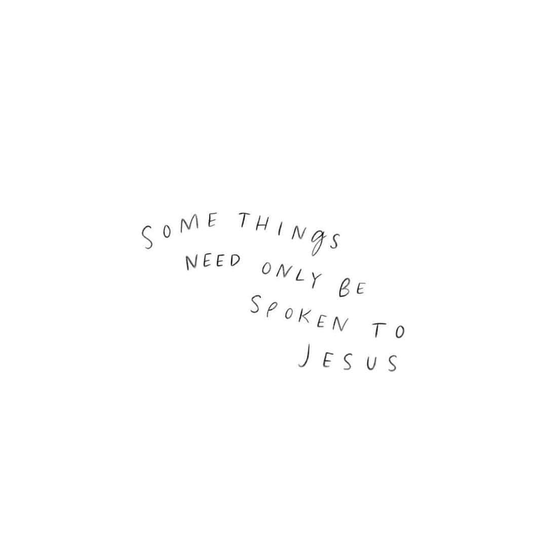 サマンサ・ドロークのインスタグラム：「Seek God’s wisdom over everything. 🙌🏻」