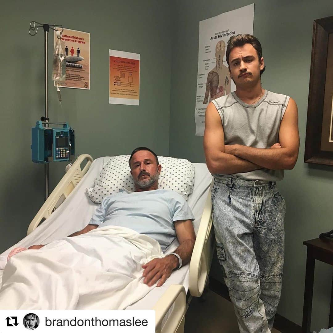 デヴィッド・アークエットさんのインスタグラム写真 - (デヴィッド・アークエットInstagram)「I’m very proud of you son... #Repost @brandonthomaslee ・・・ David Arquette is my dad now. 🙇‍♂️ #BlackjackMovie 🎥」8月30日 5時08分 - davidarquette