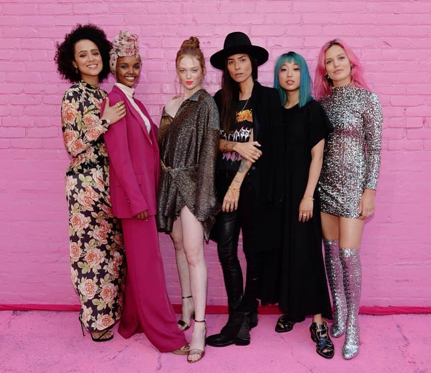 Larsen Thompsonさんのインスタグラム写真 - (Larsen ThompsonInstagram)「Wonderful evening last night at the Pandora Street of Loves with my fellow muses and @officialpandora💗 Pandora is giving every woman the opportunity to express their loves and reflect their many facets💗 #PandoraMuses #WhatDoYouLove #ad」8月30日 5時09分 - larsenthompson