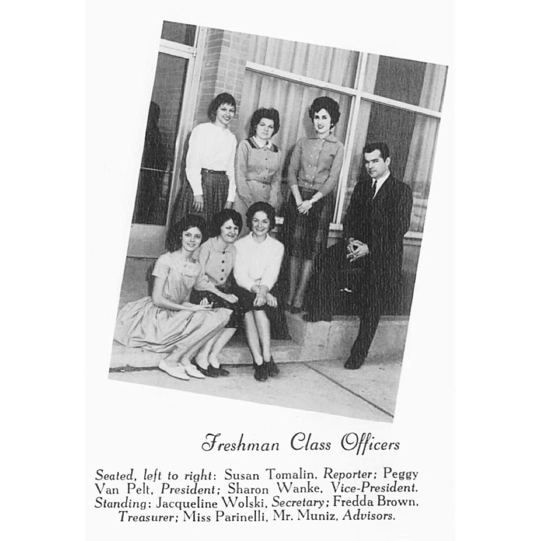 スーザン・サランドンさんのインスタグラム写真 - (スーザン・サランドンInstagram)「Freshman Year, Edison High School, 1961 #tbt」8月30日 5時27分 - susansarandon