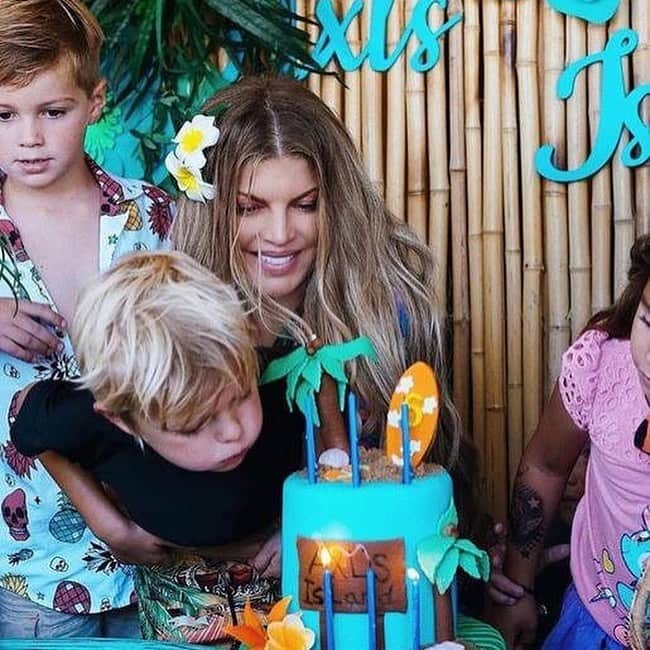 E! Onlineさんのインスタグラム写真 - (E! OnlineInstagram)「Fergie and Josh Duhamel's son Axl is 6 years old, and we gotta a feeling his birthday party was unforgettable. (📷: @fergie)」8月30日 5時29分 - enews