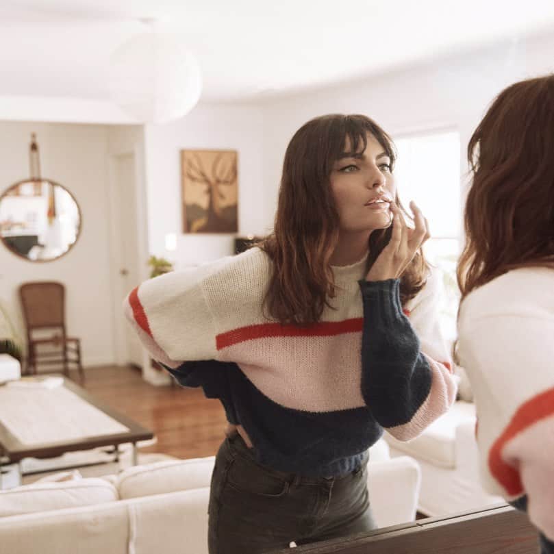のインスタグラム：「Girl crush @luvalyssamiller wearing our soon-to-be favorite sweater for fall, available soon.」
