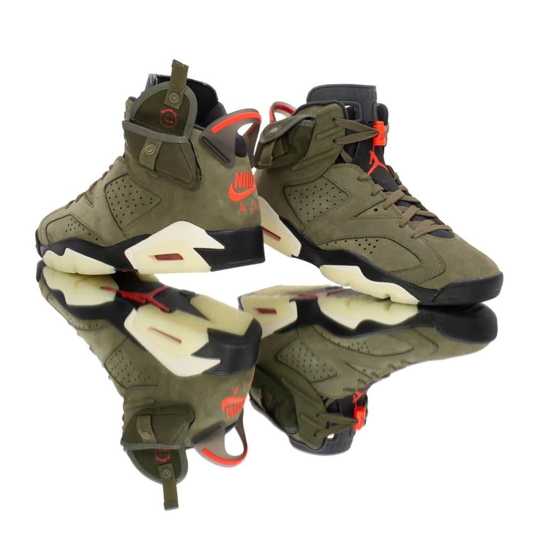 Flight Clubさんのインスタグラム写真 - (Flight ClubInstagram)「Travis Scott's prominence continues to expand alongside his footwear notoriety in his new take on the Air Jordan 6 with a complementary mix of Medium Olive nubuck on top of a black midsole and Cactus Jack branding throughout.」8月30日 6時00分 - flightclub