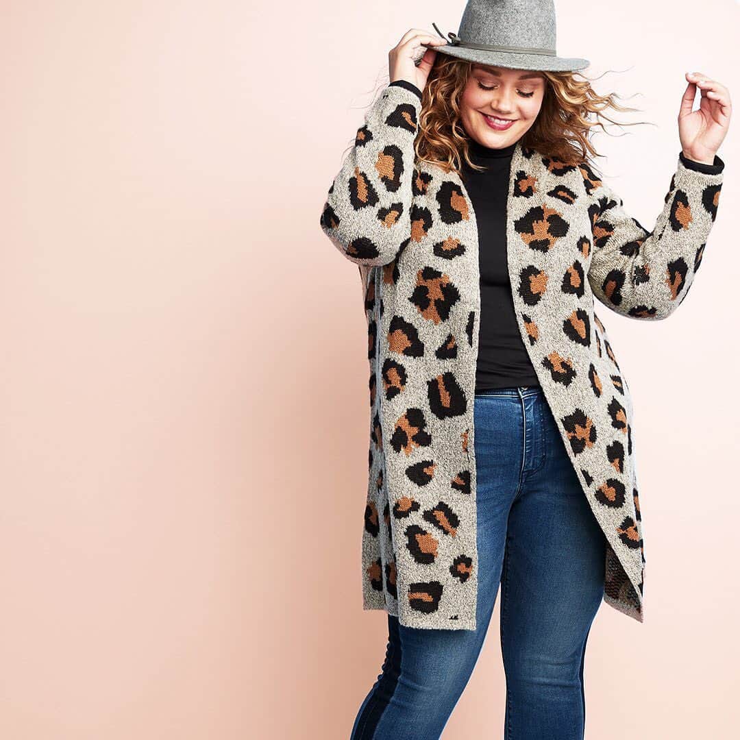 ロック&リパブリックのインスタグラム：「Fall #ootd inspo—layers, leopard and lots of black turtlenecks. Tap to shop women’s plus sizes. #Kohls」
