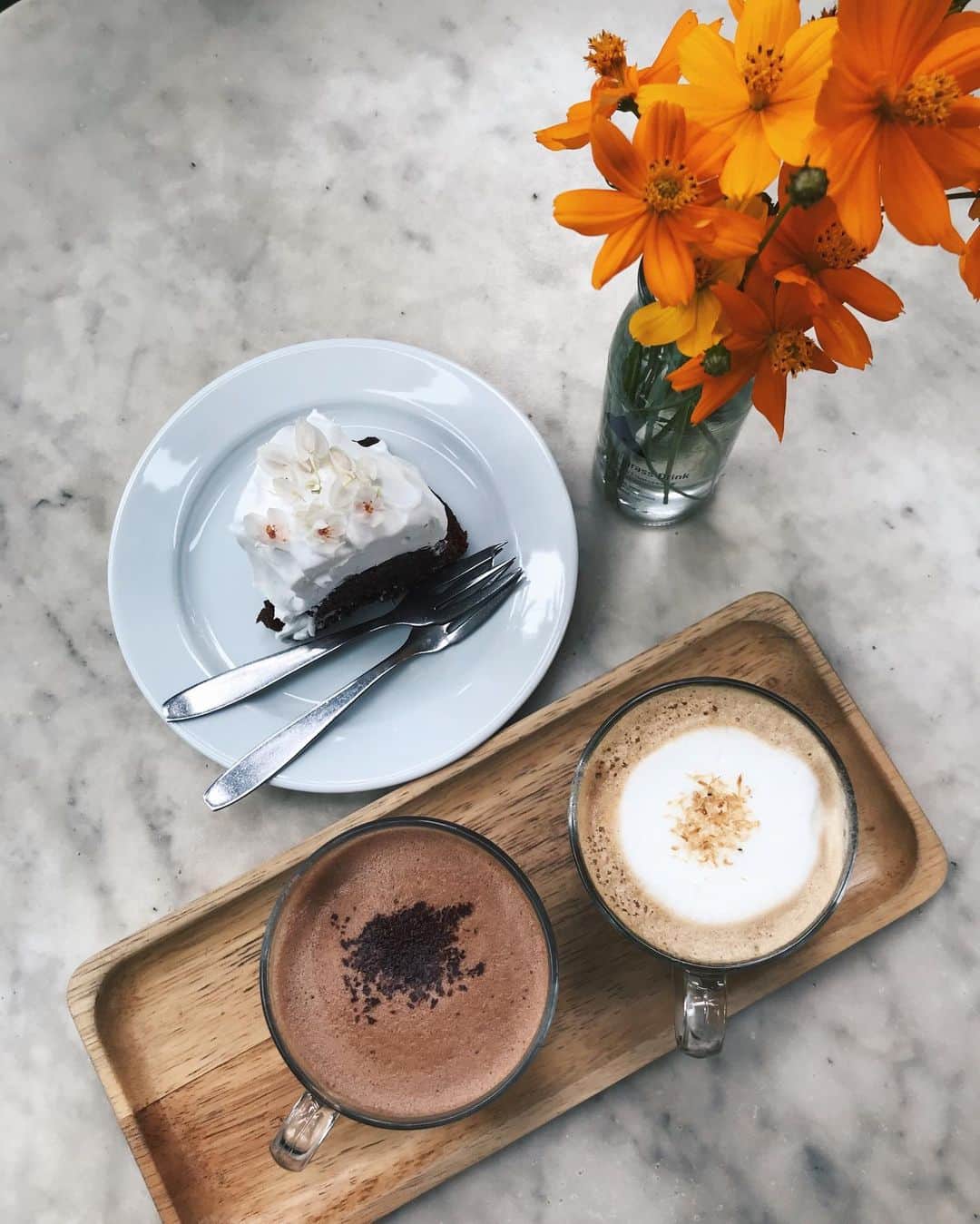 秋山レイさんのインスタグラム写真 - (秋山レイInstagram)「ㅤㅤㅤㅤㅤㅤㅤㅤㅤㅤㅤㅤㅤ Coffee time ☕️ 近所に素敵な場所発見🌿🥺 ㅤㅤㅤㅤㅤㅤㅤㅤㅤㅤㅤㅤㅤ #akiyamarei #avex #instagram #instagood #instatravel #travel  #travelphotography  #thailand #bangkok  #cafe #coffee #bkk  #patom #バンコク」8月30日 17時12分 - akiyamarei_