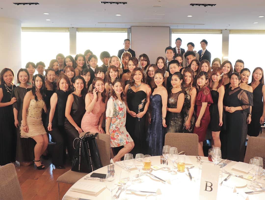 杉山由紀子のインスタグラム：「✨unique peace award✨ * 本当に毎年おもう。 * 最初の時と今がほんとに変化してるなって。 * これからがさらに楽しみでしかたない！ * * * #アワード #award #六本木ヒルズ #ヒルズクラブ #ドレス #ドレスアップ」