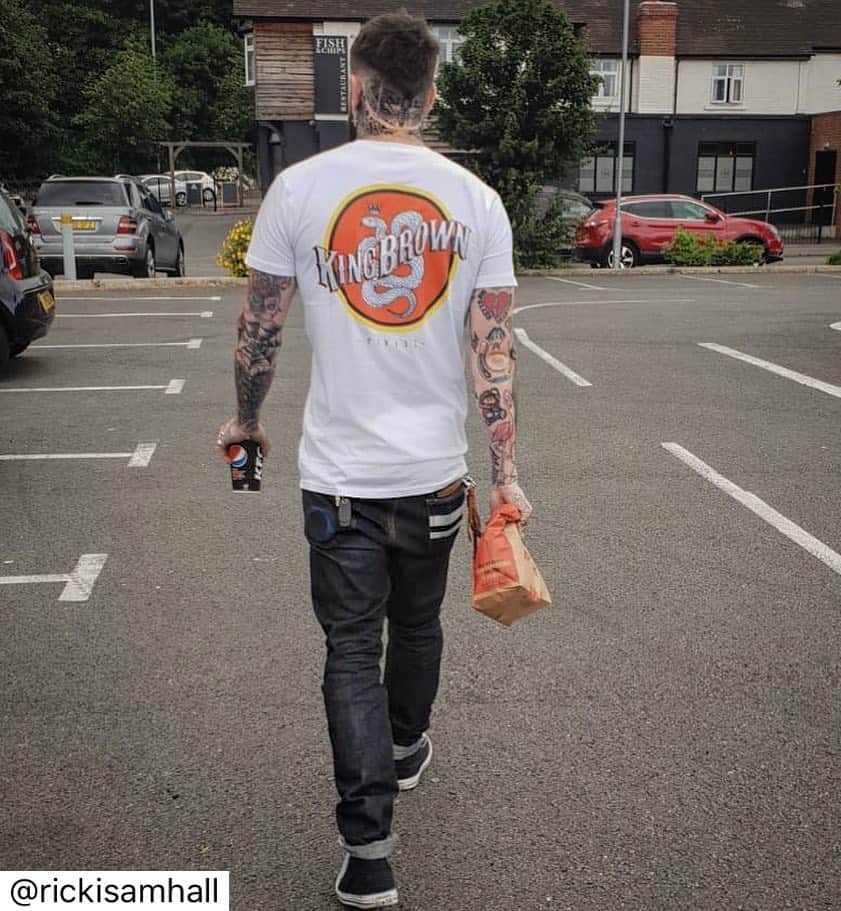 momotarojeansのインスタグラム：「#fadefriday Photo by @rickisamhall  #kojima #kurashiki #okayama #jeans #denim #denimday #denimporn #denimhead #selvedge #selvage #selvedgedenim #selvedgeforum #denimevolution #selvedgemurah #unionspecial #goingtobattle #madeinjapan #japanesedenim #fading #naturalfading #madebyhand #madeinjapan #jeanslife #vintagejeans #fade #selvedge #mensweardaily」