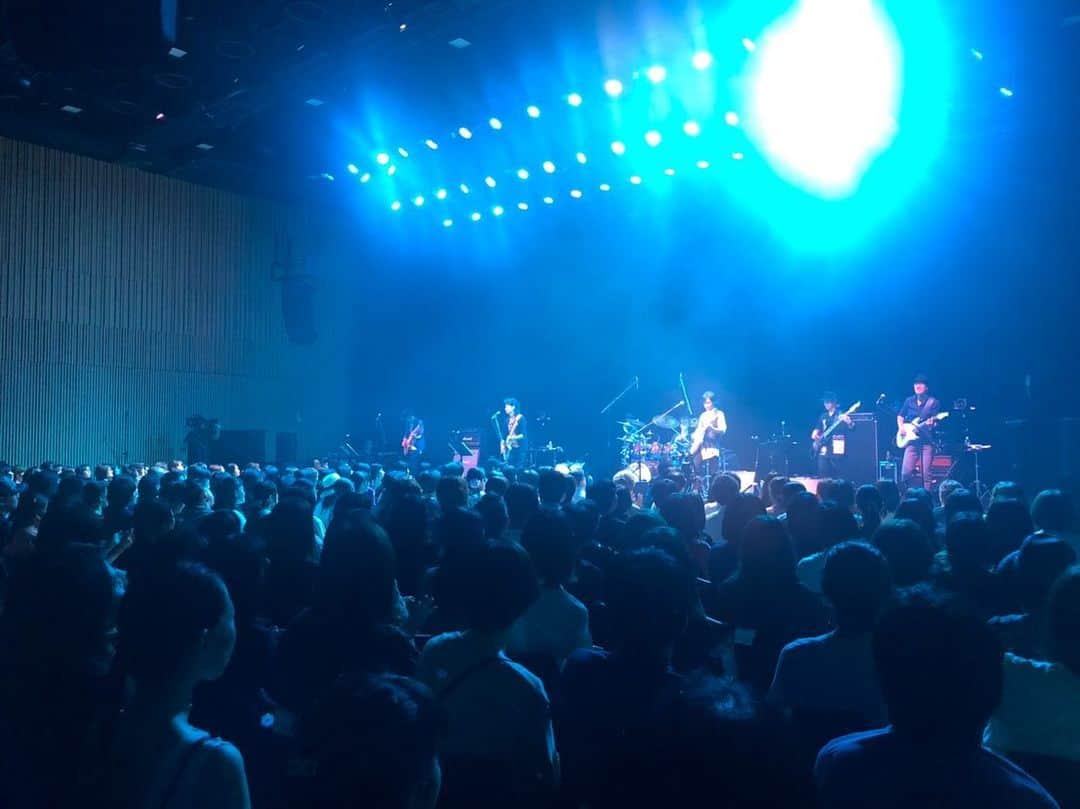 坂東慧のインスタグラム：「28日のBeing Guitar Summit 東京公演、めちゃ楽しかった！叩きまくりました！ありがとうございました！またやりたい！ 今日はリハ！ヘッド張り替えました✨ #beingguitarsummit #ギタサミ #yamahadrums #aspr」