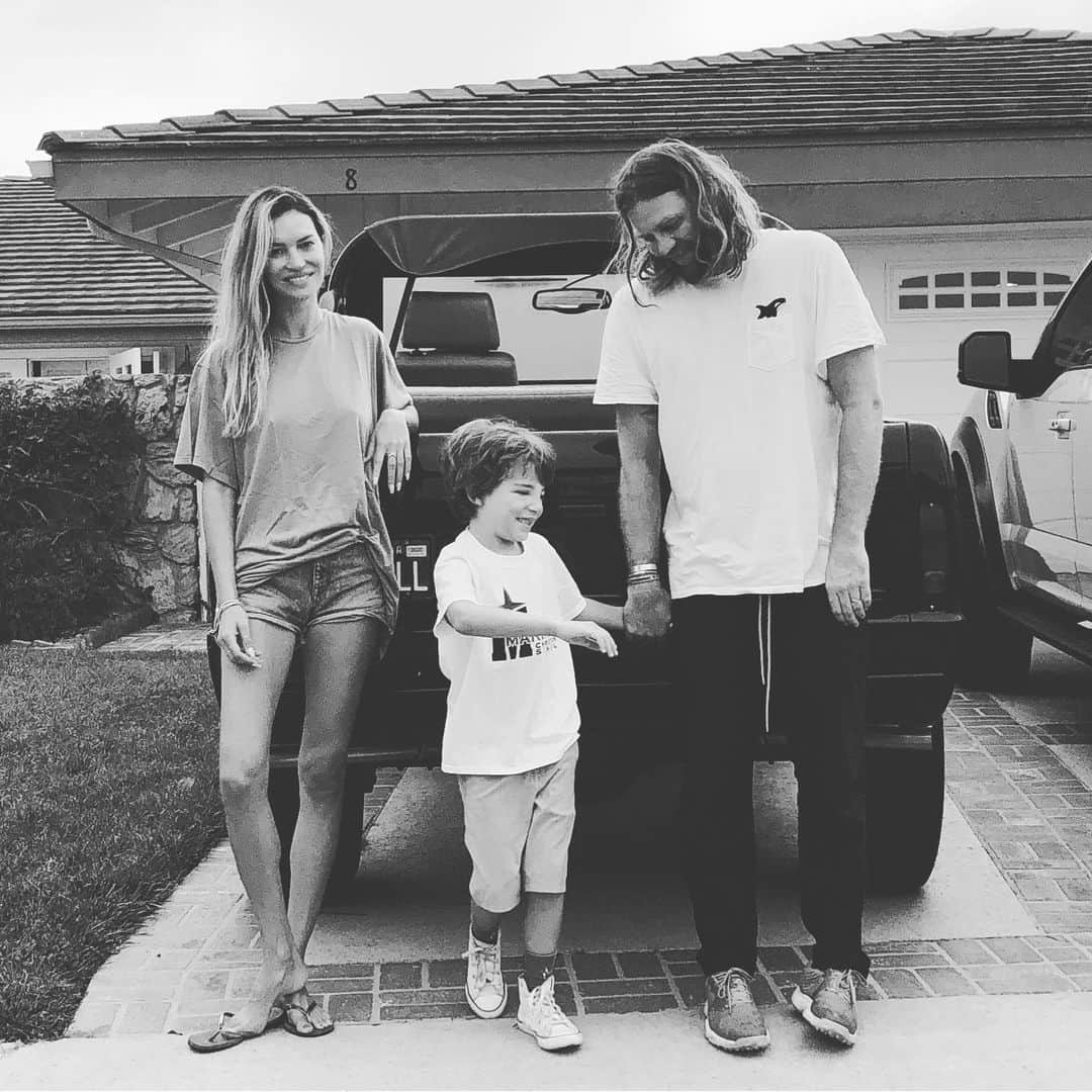 ジョエル・ヒューストンのインスタグラム：「My dude started school this week... I cried」