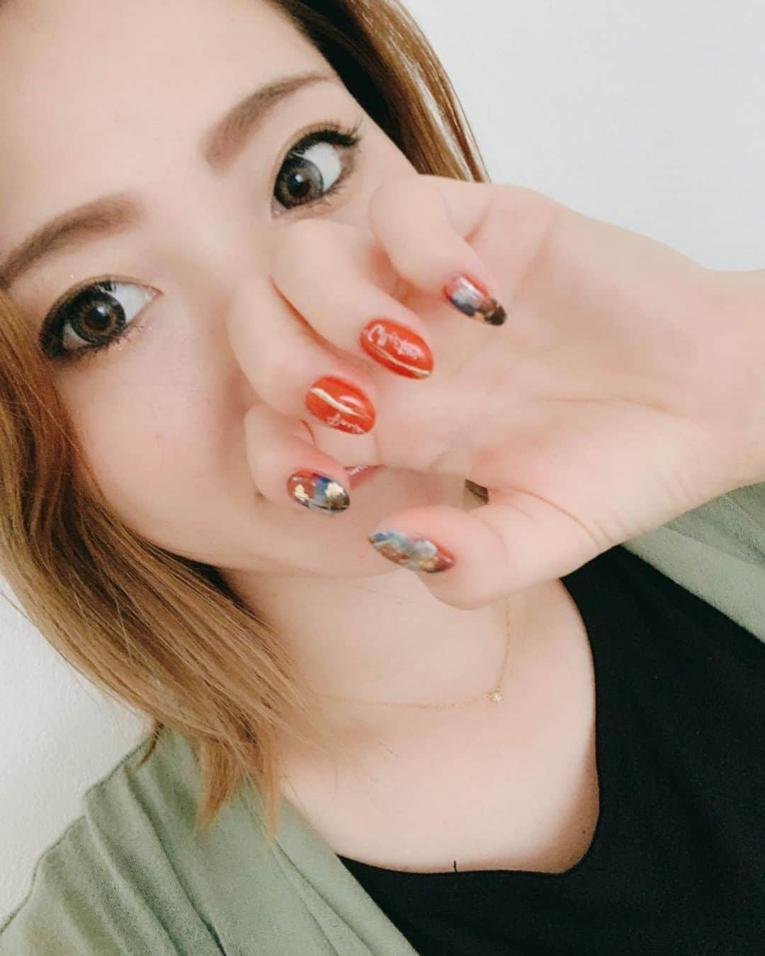 疋田星奈さんのインスタグラム写真 - (疋田星奈Instagram)「new nail💅🏼 もう秋なのでオレンジ系♡ 誕生日が近いのでこのnailで 歳を迎えるー🤭 毎年毎年早いすぎww . . #秋ネイル #nail」8月30日 16時58分 - seina.91