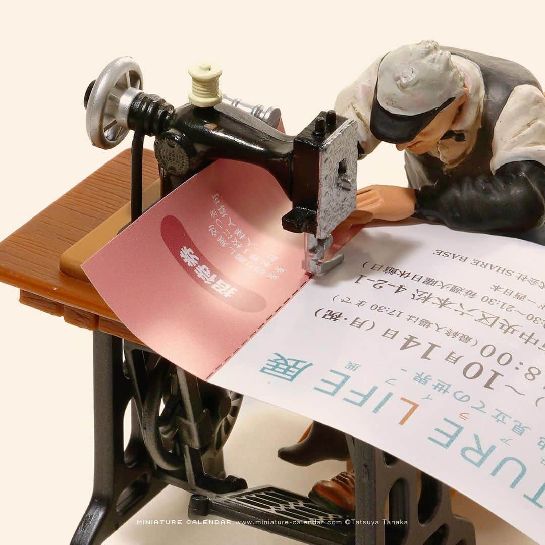 田中達也さんのインスタグラム写真 - (田中達也Instagram)「. 8.30 fri “Dotted Machine” . ミシン目に興味津々 . #チケット #ミシン目 #Ticket #SewingMachine . ─────────────── 《Exhibition info》 . 【MINIATURE LIFE展 in 福岡】 Miniature Life Exhibition in Fukuoka ❗️明日から開催❗️ 8/31 sat - 10/14 mon 〈ギャラリートーク&サイン会〉 8/31 sat 11:00〜、15:00〜　 9/14 sat 11:00〜、15:00〜 #MiniatureLife展 #ミニチュアライフ展 . 【微型展 2.0 -田中達也的奇幻世界- in 高雄】 Miniature Life Exhibition2 in Kaohsiung 6/21 fri - 9/15 sun #微型展 #田中達也微型展 .」8月30日 8時16分 - tanaka_tatsuya
