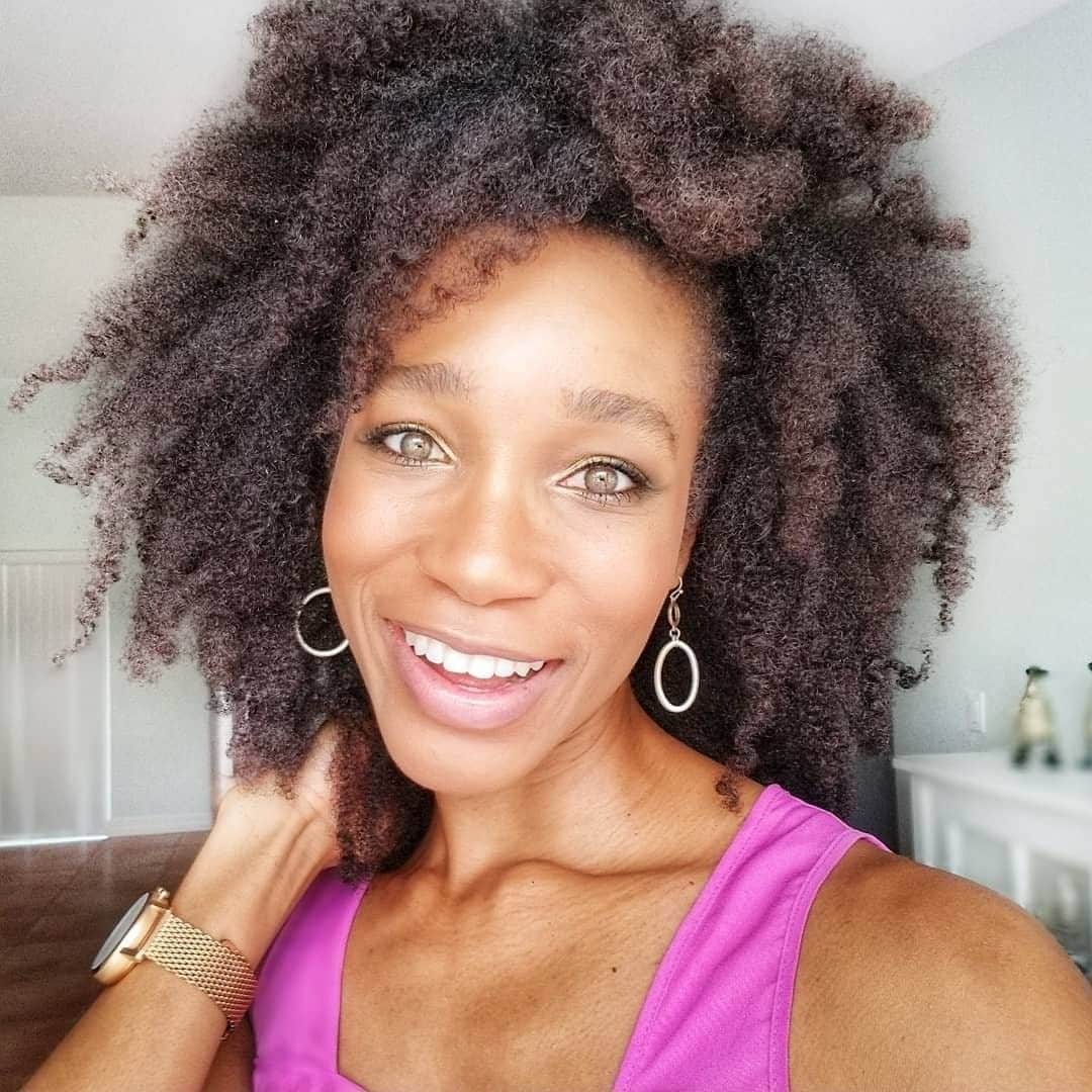 ULTA Beautyさんのインスタグラム写真 - (ULTA BeautyInstagram)「Curly queen 👑 @kamlakay rocks her healthy, hydrated hair after using the @biolage All-In-One Coconut Infusion Spray 😍  Beauty, your way 🙌 Share your pics with us by using #ultabeauty! #Regram 📷: @kamlakay」8月30日 8時30分 - ultabeauty