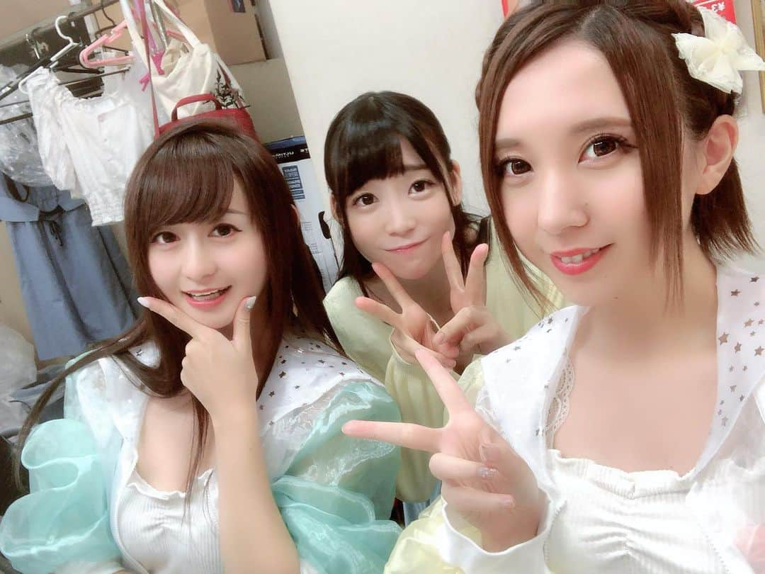 愛原れのさんのインスタグラム写真 - (愛原れのInstagram)「楽演祭〜夏休み最後のバカ騒ぎSP〜来てくれた皆さんありがとうございました🐰💓 初のれのもあコンビでのステージだったよ👯‍♀️💛💚 31日のアイプラではラブポちゃん全員そろうから上野音横町に遊び来てね💋 ＊ ＊ ＊ #池袋 #ロサ会館 #liveinnrosa  #LIVE #楽演祭 #アイドル #アイドルユニット #ラブリーポップス #ラブポ #愛原れの #星空もあ #僕らは嘘つき #富田優衣 #七海なな」8月30日 8時58分 - reno_aihara