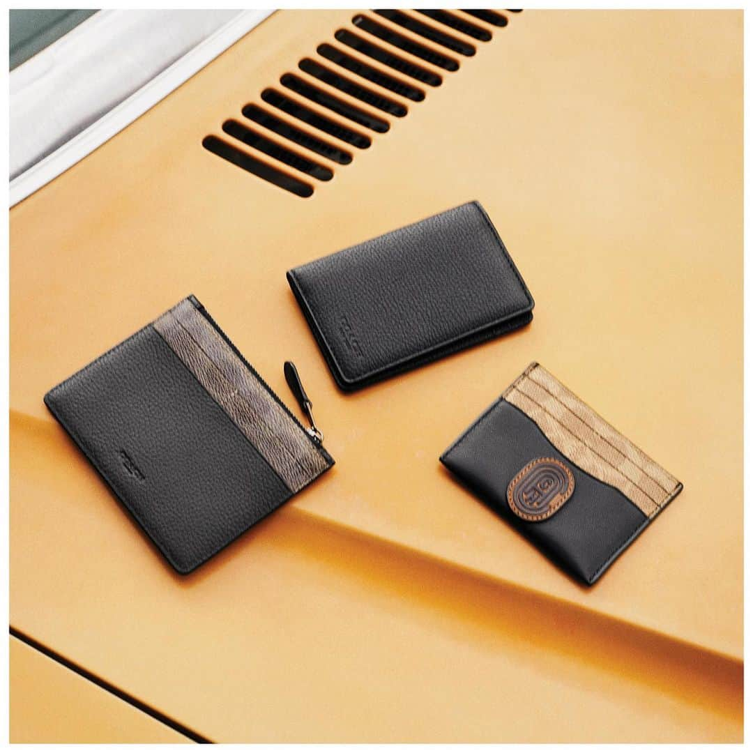 コーチさんのインスタグラム写真 - (コーチInstagram)「Slim down. Our wallets and card cases cut out the bulk but still score plenty of style points. #CoachNY」8月30日 10時11分 - coach