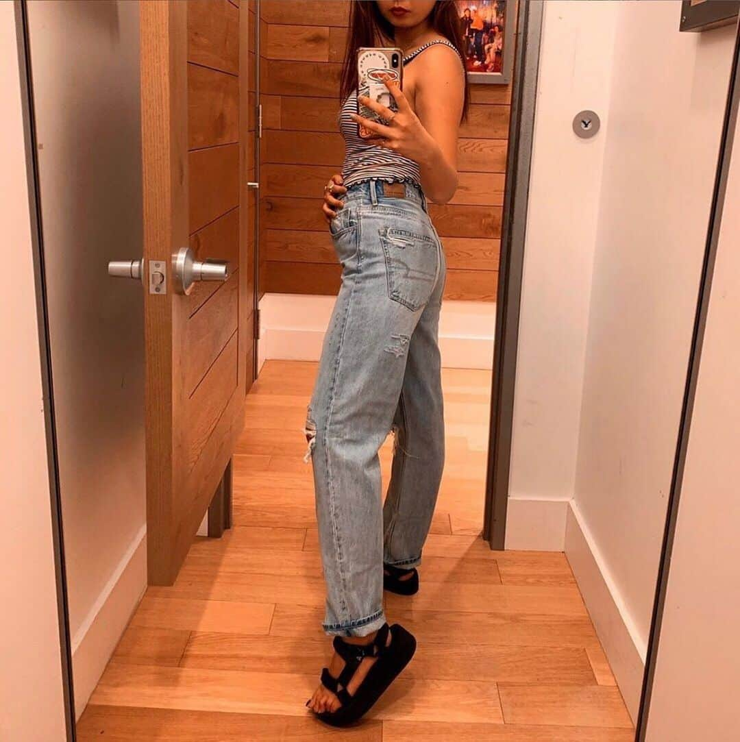 American Eagleさんのインスタグラム写真 - (American EagleInstagram)「Mirror selfie check ✔️ #rg @_ayachaloha_ #AExME」8月30日 10時15分 - americaneagle