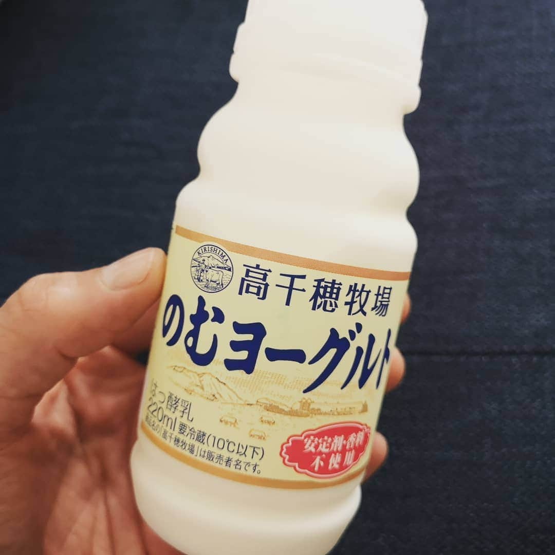 なだぎ武さんのインスタグラム写真 - (なだぎ武Instagram)「これ旨いよなー  #高千穂の飲むヨーグルト」8月30日 10時24分 - nadagigigi